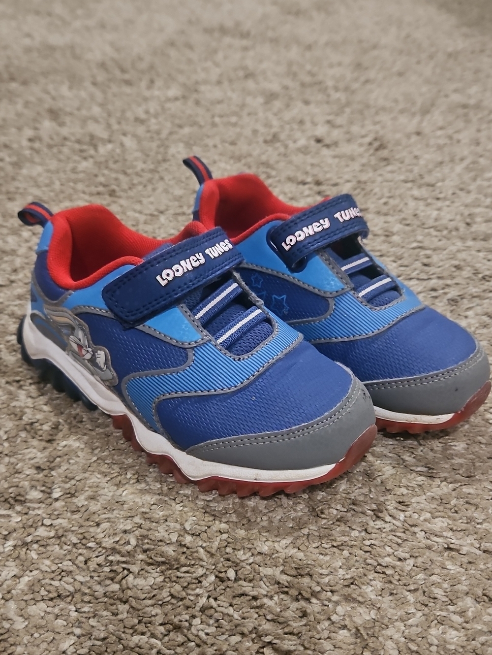 Warner Bros. Looney Tunes Blue & Red Kids Athletic Sneakers Size 11